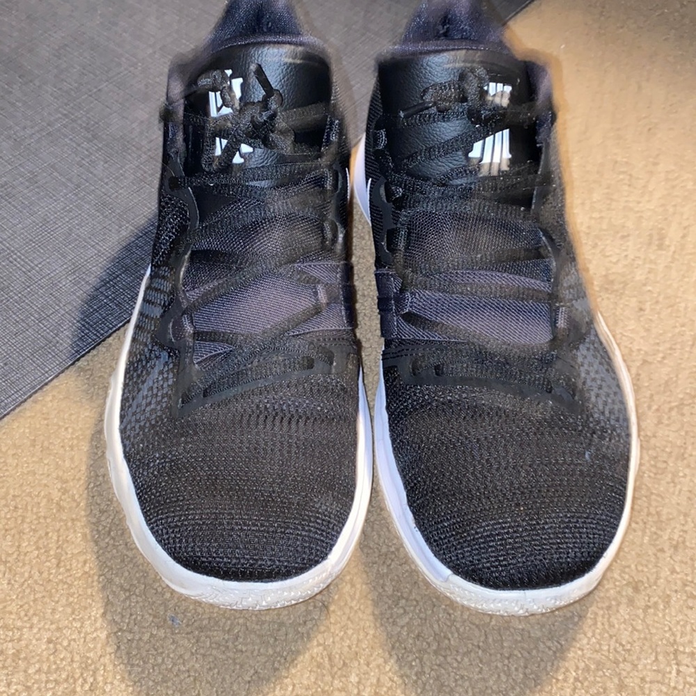 Black Kyrie Shoes Comfortable All Around Sneaker size 8.5
